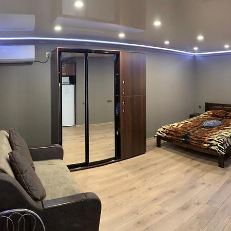 Loft-Студио В Самом Центре Николаеваアパートメント エクステリア 写真